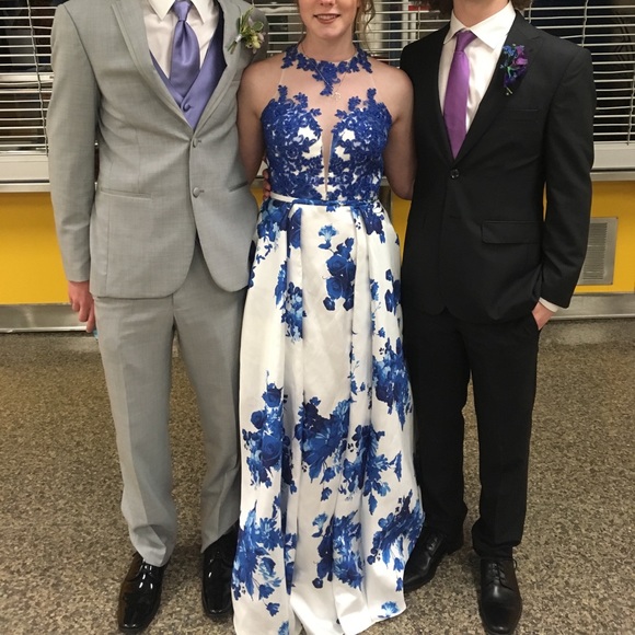 Prom/Formal Dress - Picture 2 of 3